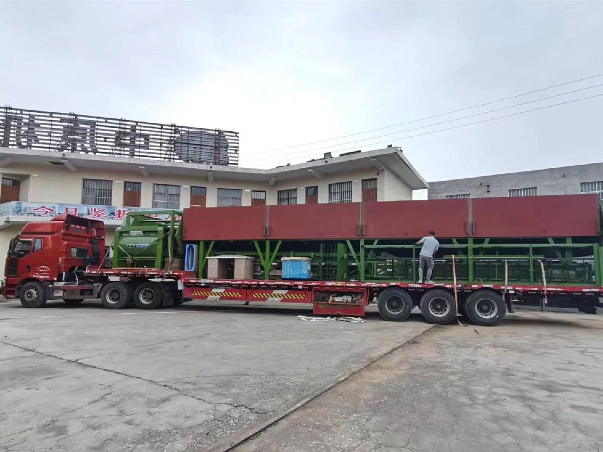 浙江臺(tái)州市定制HZS120型混凝土攪拌站裝車發(fā)貨