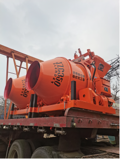 2臺(tái)JZC350攪拌機(jī)發(fā)往四川